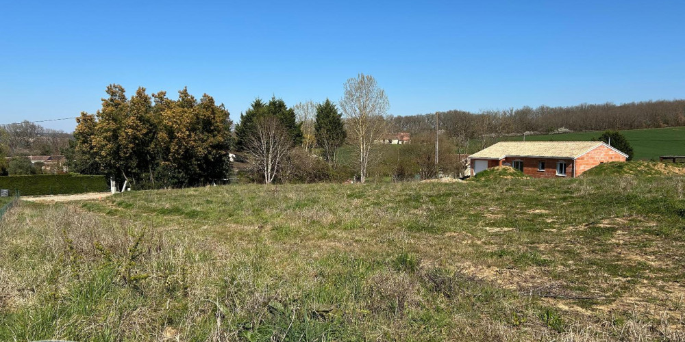 terrain à ST PIERRE DE CLAIRAC (47270)